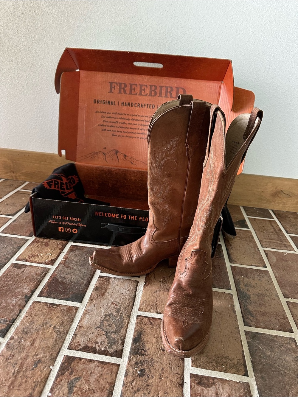freebird Copper-Tone Branded Shoe Box with Black Dust Bags